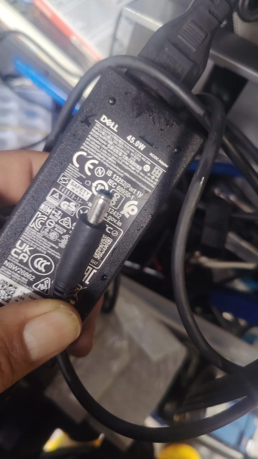 Cargador Dell 45W Original - Estilo Delgado - Marca: Dell Modelo: LA45NM140 Potencia: 45W Salida: 19.5V - 2.31A LA45NM140
