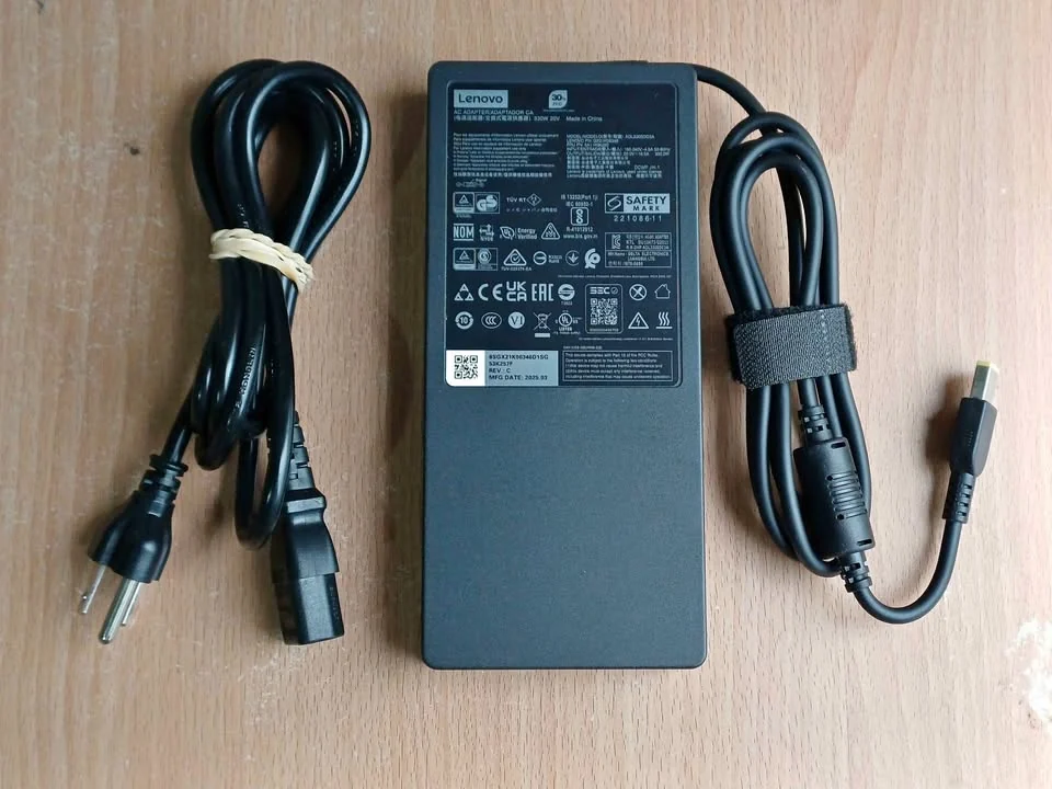 Cargador original de 330w marca Lenovo ( modelo: ADL330SDC3A )
