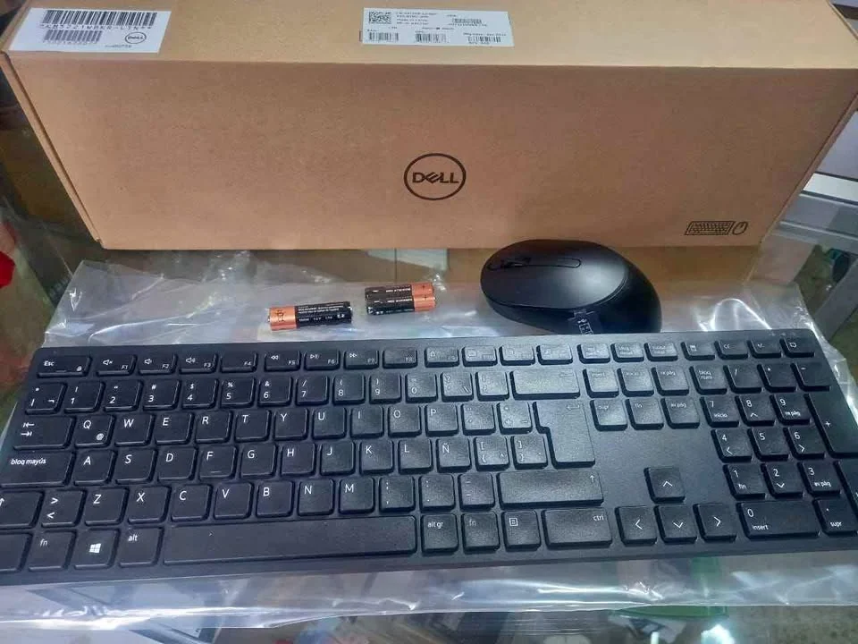 TECLADO Y MOUSE INALAMBRICO KM5221W PRO 2.4GHZ EN ESPAÑOL NEGRO